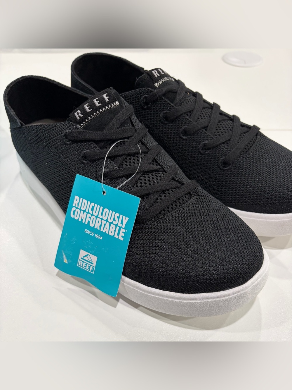 Reef Men's Size 12 Swellsole Neptune Sneakers Black White NWT Cushion Light